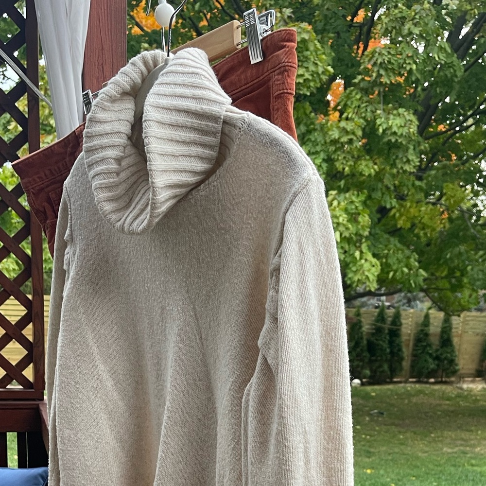 Cabo Tuck turtleneck ivory or cream